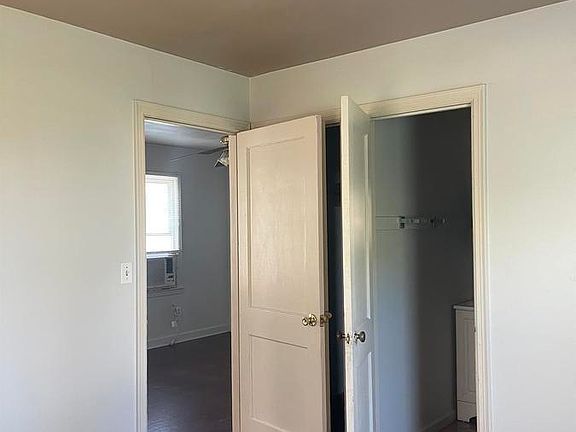 4th image of 7802 E 86th St
