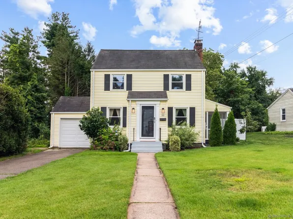 55 Bentwood Road, West Hartford, CT 06107