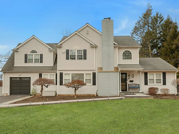 48 Galloway Lane, Valhalla, NY 10595