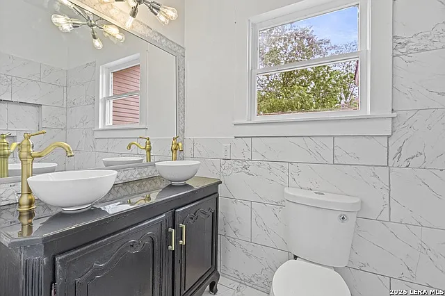 235 Cornell Ave — Photo 4