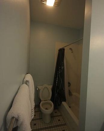 5th image of 939 W Huron St Unit 204