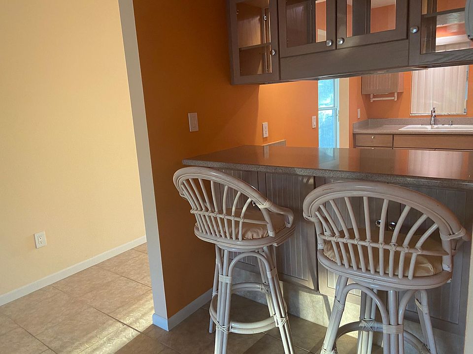 1st image of 3146 29th Ave N APT 203
