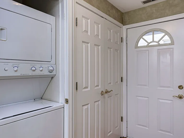 3748 N Clifton Ave — Photo 10