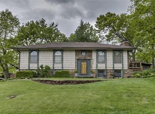 506 N Shore Dr, Kansas City, MO 64151