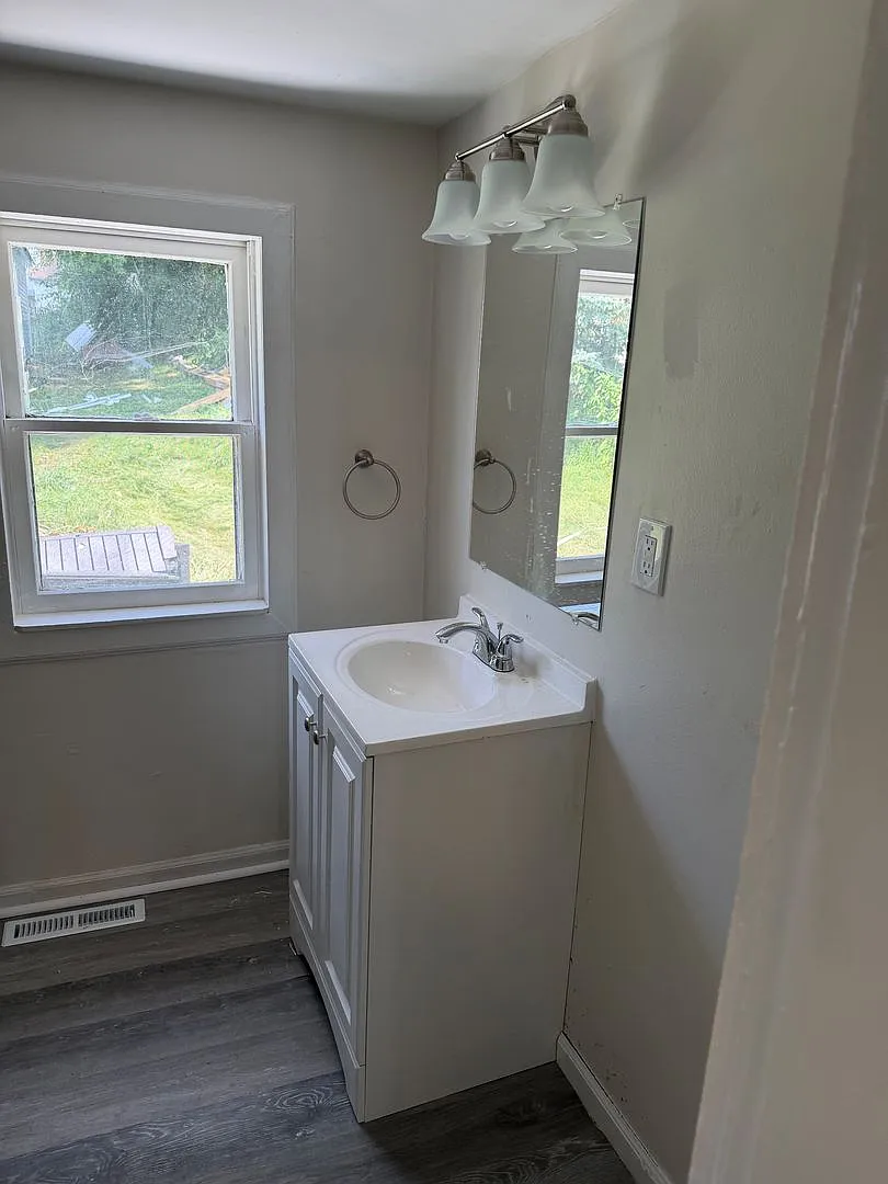 Fully Renovated 3BR Home — Photo 3