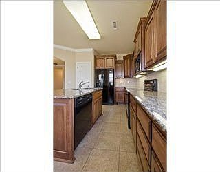 5th image of 6108 S 36th St