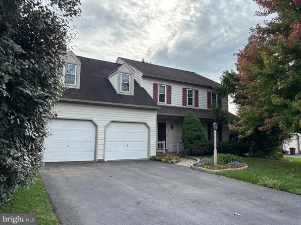 196 Strawberry St, Leola, PA 17540