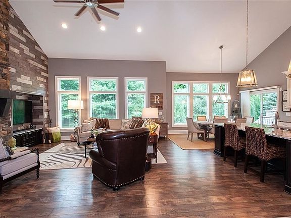 4th image of 2973 Blue Heron Trce