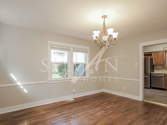 5th image of 2928 Knowlson Ave