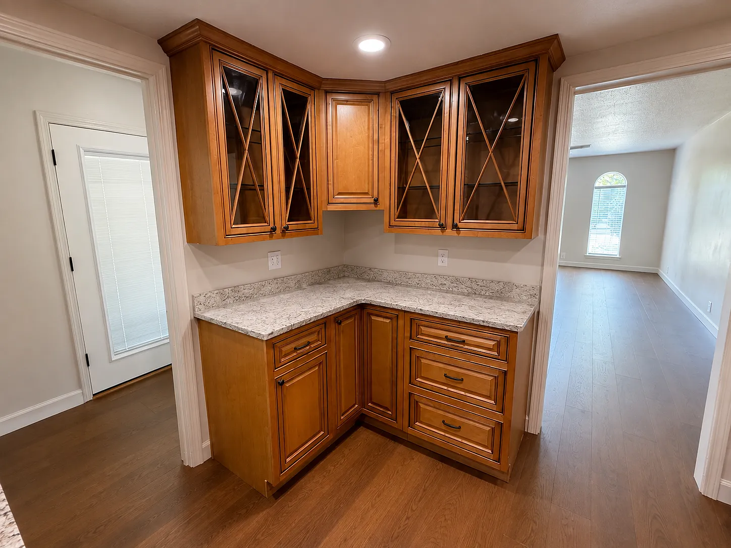 3 bed, 1500 sqft, $2,200 — Photo 4