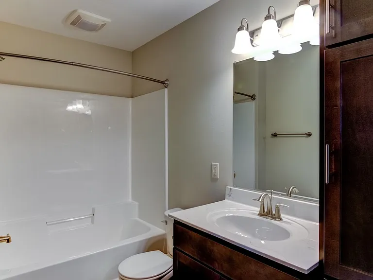 5376-5388 Stonewood Dr — Photo 7