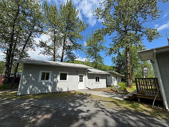 Gargage + Bonus Room