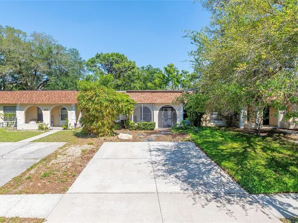 9899 84th Way, Seminole, FL 33777