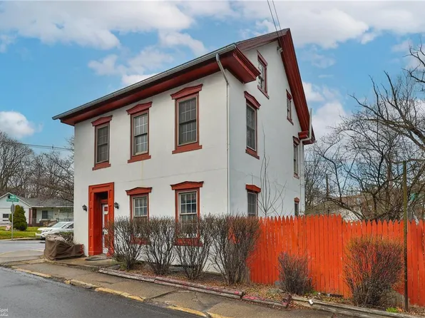 253 W Main St, Bath, PA 18014