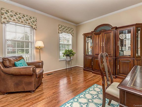3rd image of 1505 Wilburn Park Ln