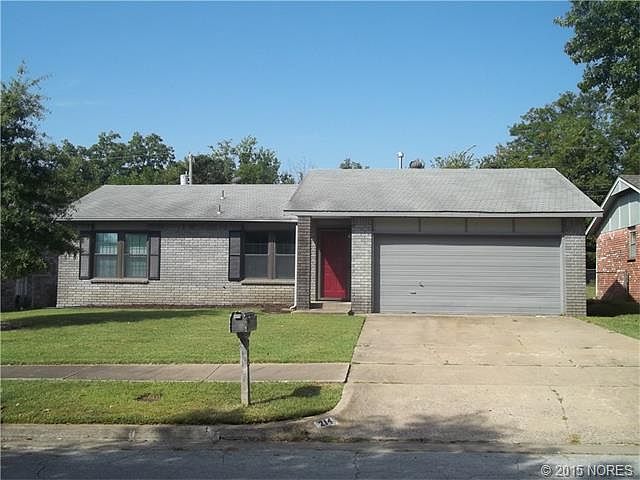 1st image of 214 S 181st Ave E