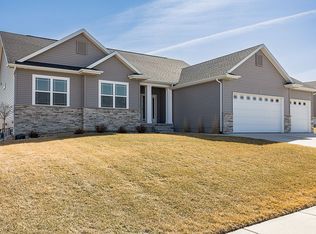 2507 Prairie Walk Dr NW, Palo, IA 52324