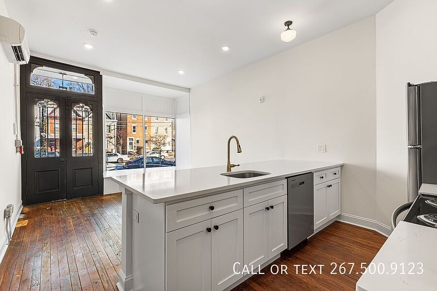 1st image of 3514 W Allegheny Ave Floor 1