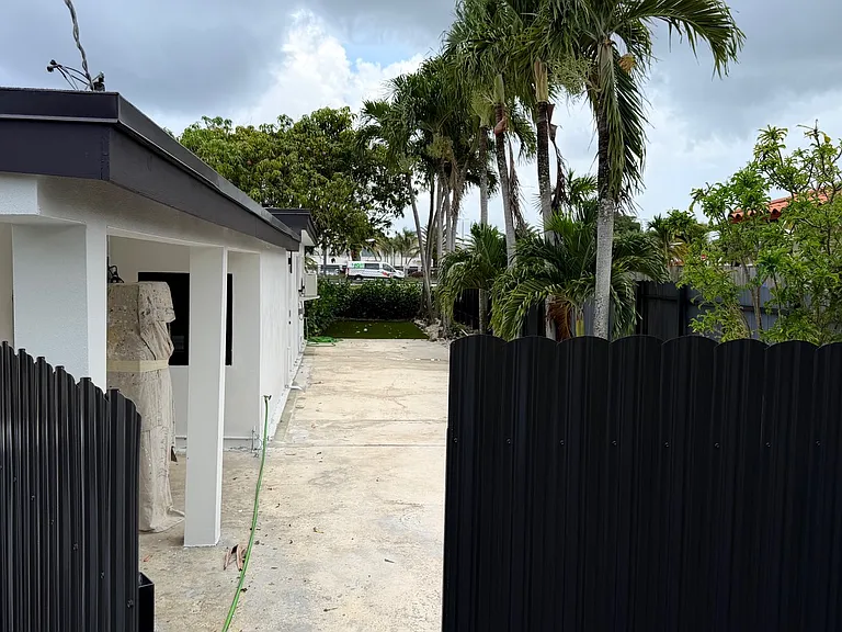 8490 Grand Canal Dr — Photo 12