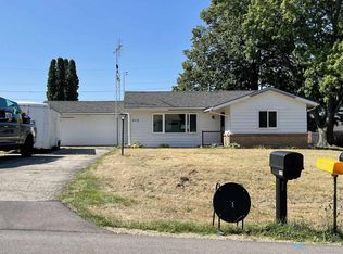 838 E Columbine Dr, Beloit, WI 53511