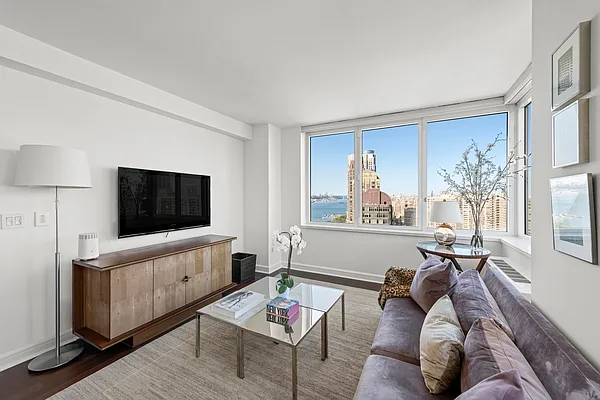 Sold by Compass | media 1