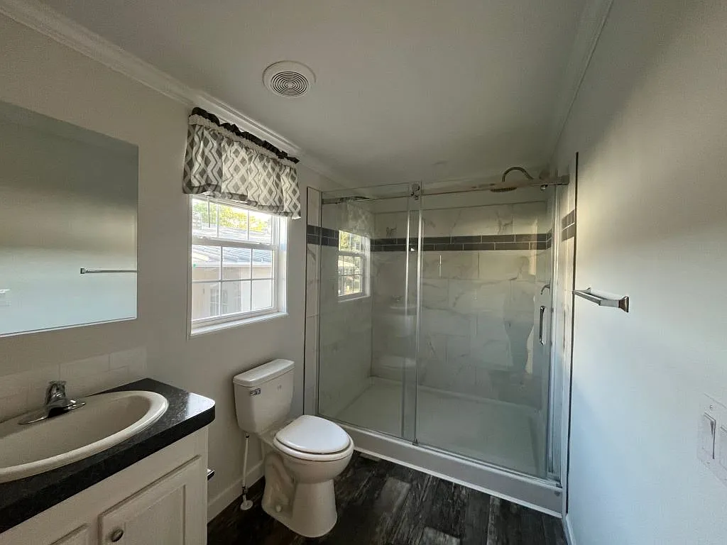 3 bed, 2.0 bath, 1355 sqft, $1,499 — Photo 3
