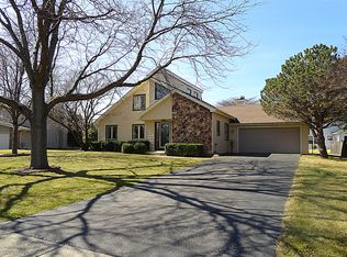5S554 Gordon Ter, Naperville, IL 60563