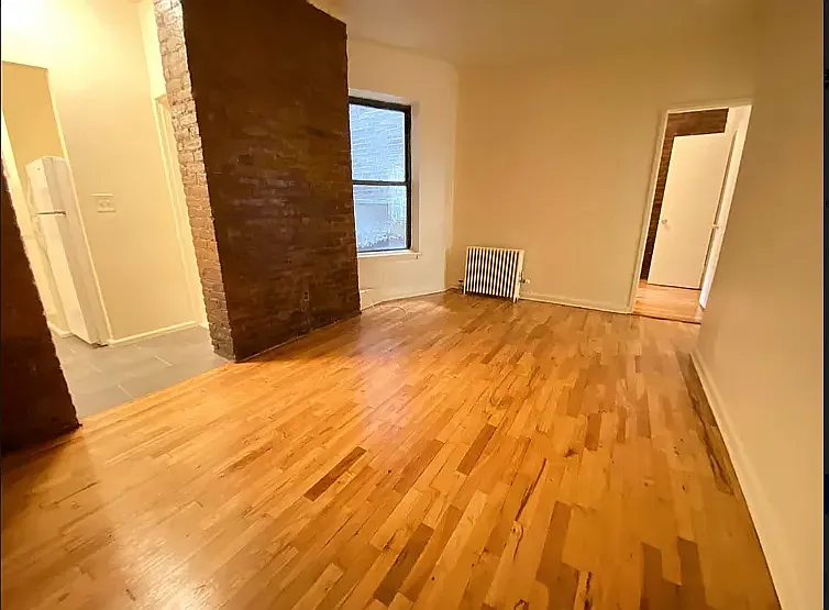 220 E 29th St #2A — Photo 2