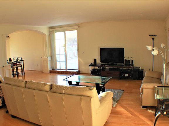 3rd image of 253 Junipero Serra Dr APT E