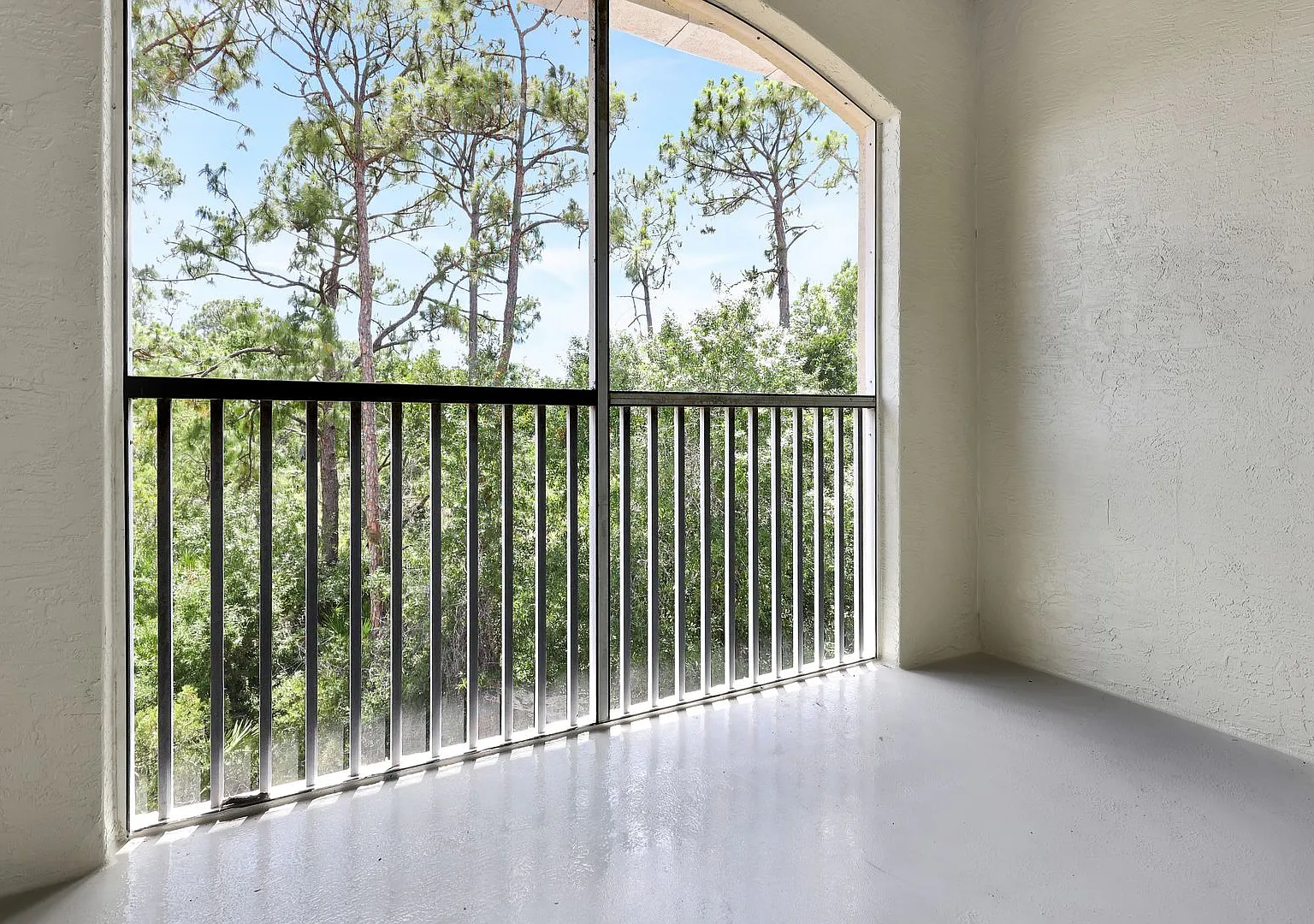2bd Condo right by UTC & Lakewood Ranch — Photo 2