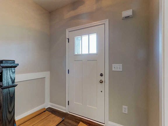 2nd image of 114 Hand Dr