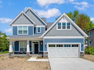 240 W Wilson Ave, Pontiac, MI 48341