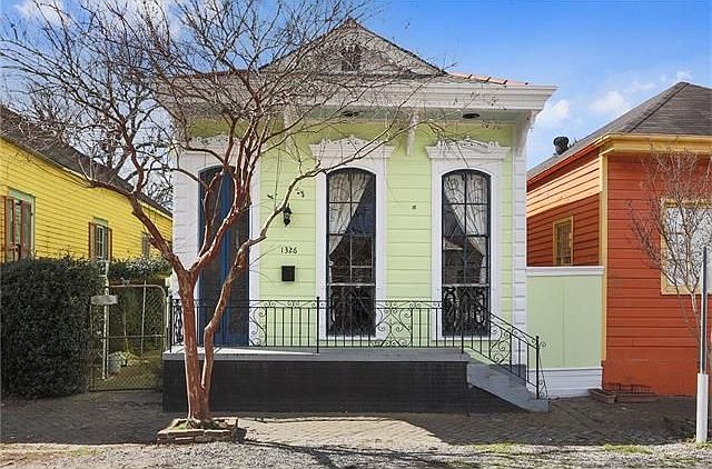 1st image of 1326 Marigny St
