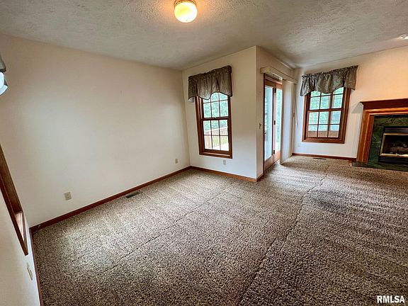 5th image of 17231 Woodland Lakes Dr