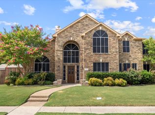 8902 Watersway Dr, Rowlett, TX 75088
