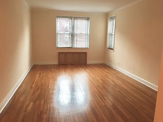 Rented by Kew Forest Realty Inc | media 3