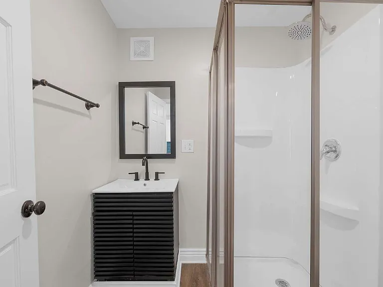 113-115 W Park Ave #113 — Photo 30