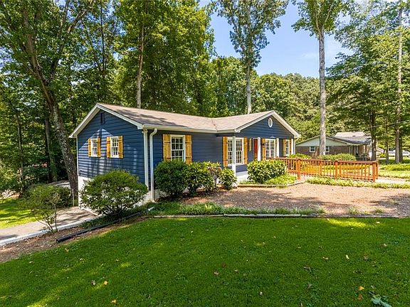3rd image of 3387 Corral Dr