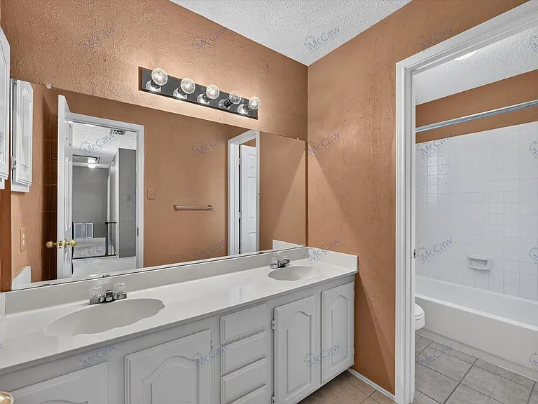 7845 Ember Oaks Dr — Photo 14