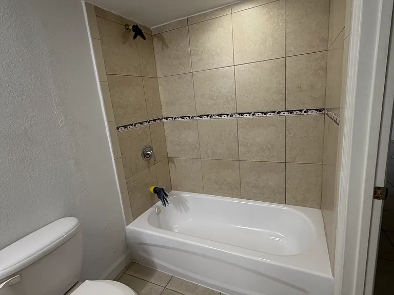 21050 SW 87th Ave #105 — Photo 6
