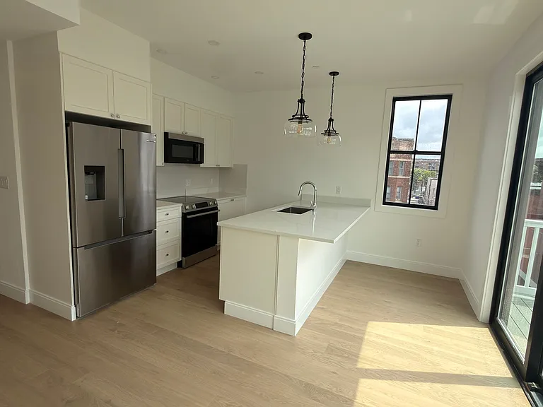 32 Orkney Rd #3D — Photo 2