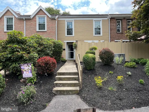 24 Medinah Dr, Reading, PA 19607