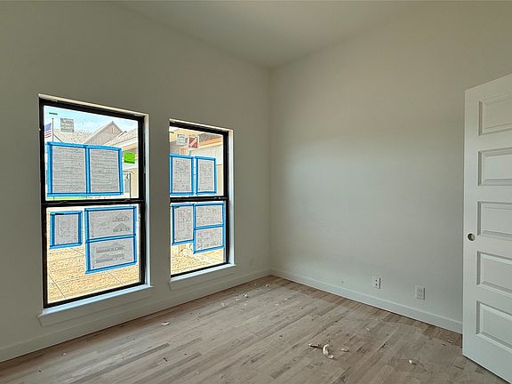 5th image of 2322 E 134th Cir