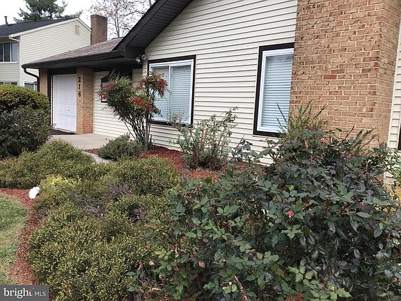 4th image of 216 Hillsdale Dr