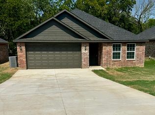 412 W Curtis St, Calera, OK 74730