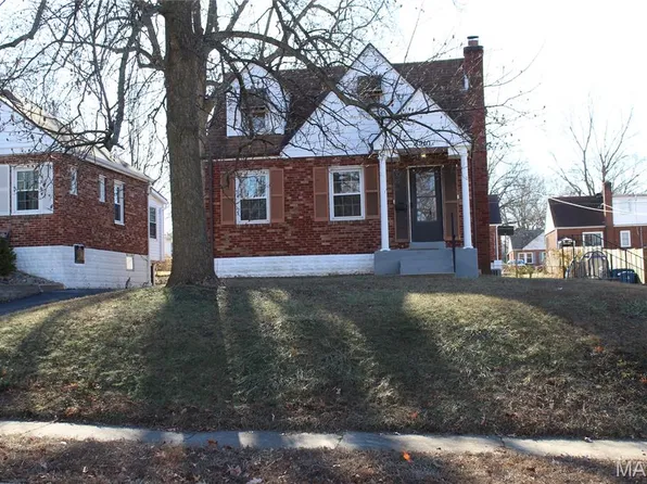 8910 Shawnee Ln, Saint Louis, MO 63114