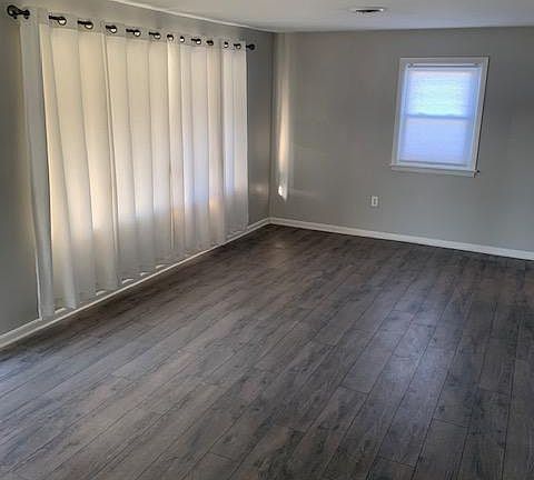 5th image of 2881 Crafton Dr