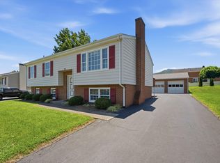 404 Rebecca Ln, Salem, VA 24153