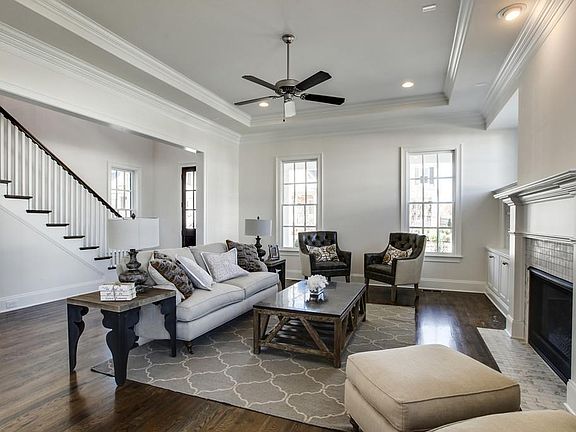 4th image of 701 Shelley Ln #1657