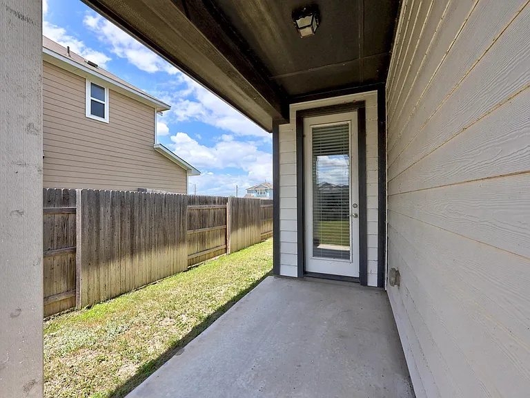 213 Graver St — Photo 30